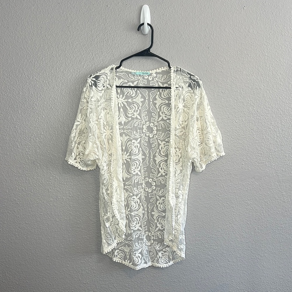 Maurices Small/Medium Floral Lace Cover